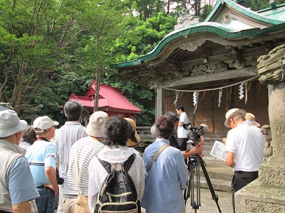 緑と古木に囲まれた忍路神社