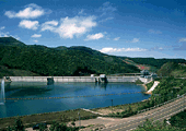 オタルナイ湖とループ橋