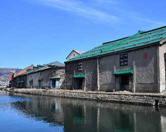 運河完成後の倉庫群（旧篠田倉庫、旧浪華倉庫、澁澤倉庫）