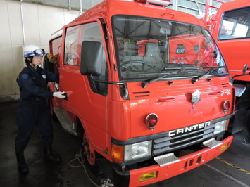 消防車への乗車訓練の様子