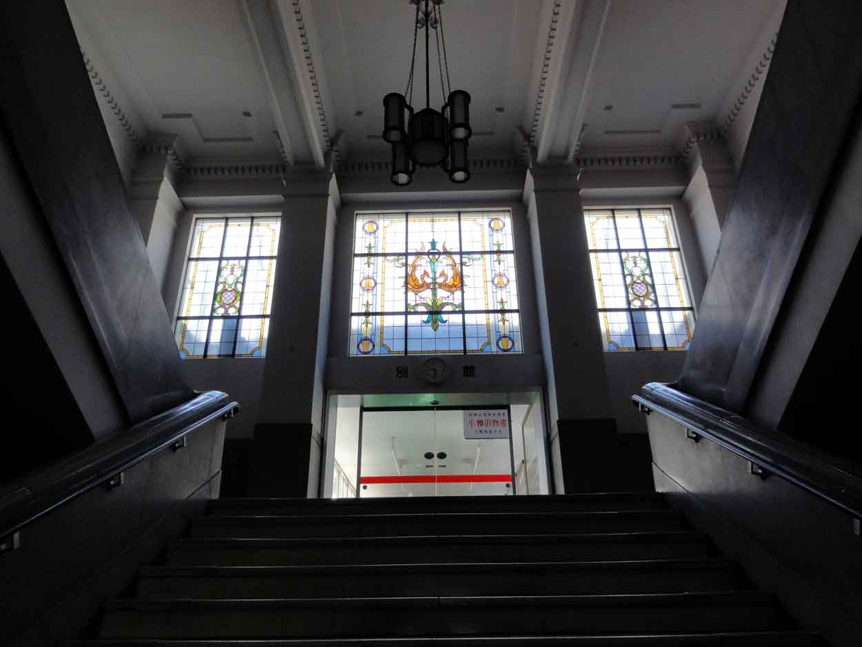 小樽市役所のステンドグラスの画像