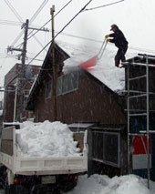 冬の災害に備える_雪おろし