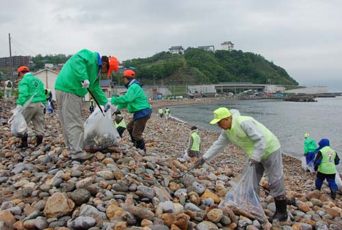 東小樽海水浴場で海岸清掃 東小樽海水浴場で海岸清掃