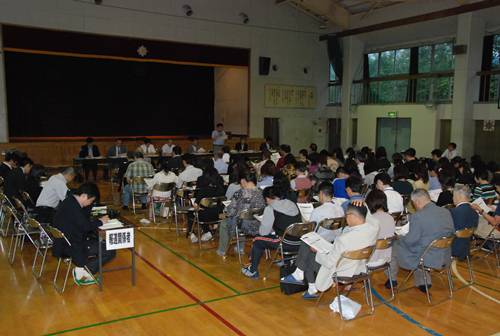量徳小学校で市立小中学校学校規模・学校配置適正化基本計画素案の説明会を開催
