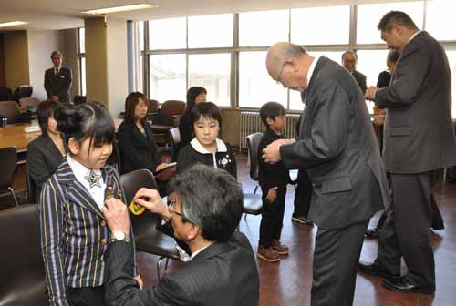 「黄色いワッペン」贈呈式 「黄色いワッペン」贈呈式