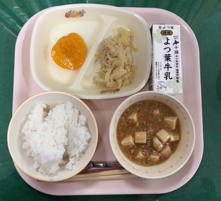 もものシラップ漬け