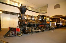 アメリカから輸入された蒸気機関車「しづか号」