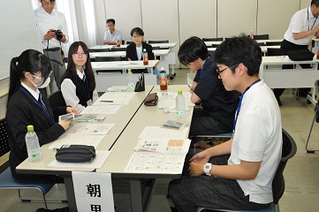 朝里中学校の話し合いの様子