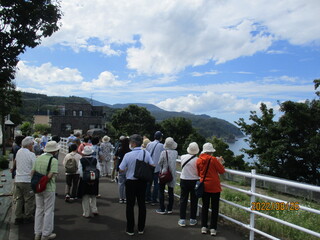 張碓カムイコタンの断崖見学の様子