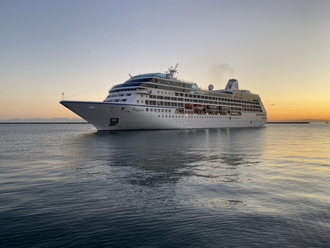 小樽港に入港するレガッタ 小樽港に入港するレガッタ