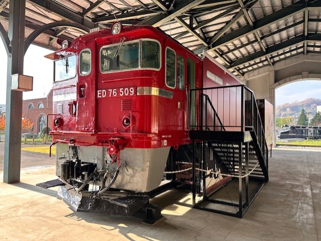 ED76の前頭部運転席にも乗れます