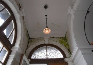 41.漆喰天井・壁補修の工事前状況