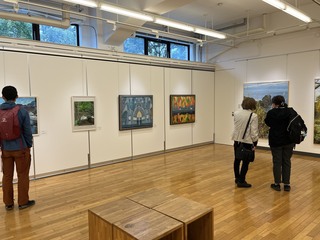 R8美術市展1階の様子